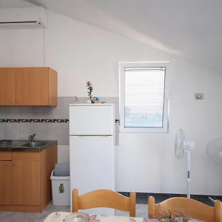 Appartement With A Parking Space Pirovac, Sibenik - 6246