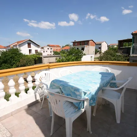 Apartment With A Parking Space Pirovac, Sibenik - 6246 *