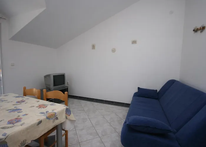 With A Parking Space Pirovac, Sibenik - 6246 ピロヴァッツ