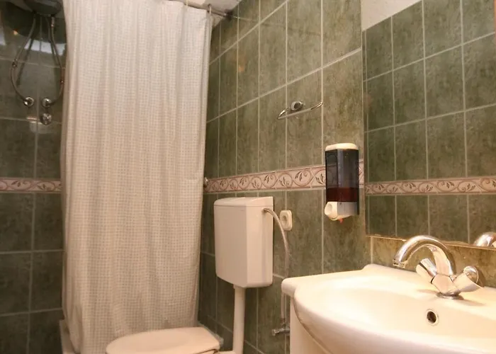 Apartamento With A Parking Space Pirovac, Sibenik - 6246 *