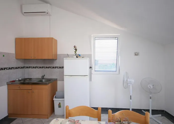 Apartamento With A Parking Space Pirovac, Sibenik - 6246