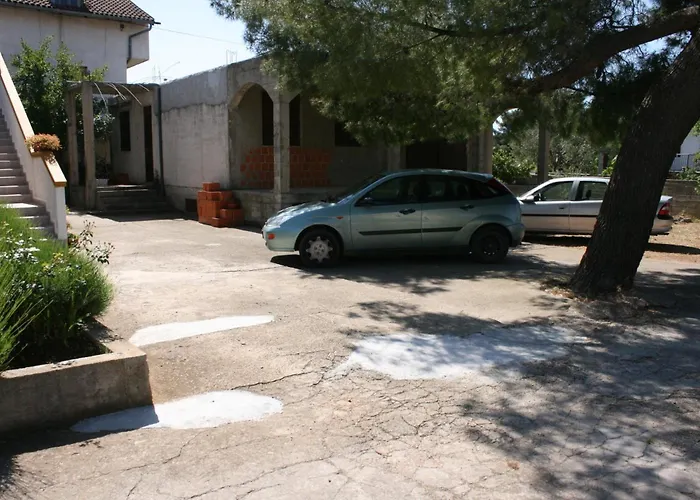 With A Parking Space Pirovac, Sibenik - 6246 ピロヴァッツ