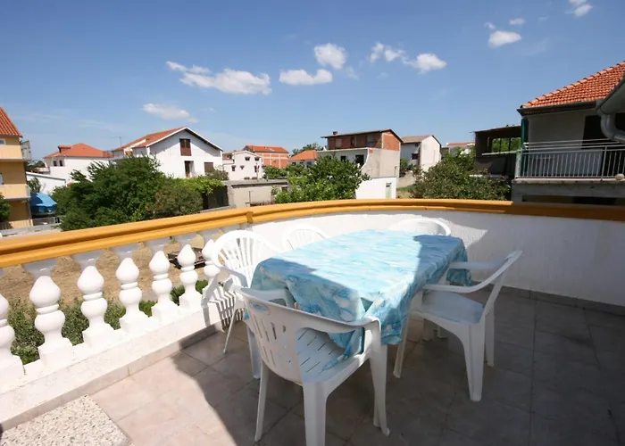 Apartamento With A Parking Space Pirovac, Sibenik - 6246 *