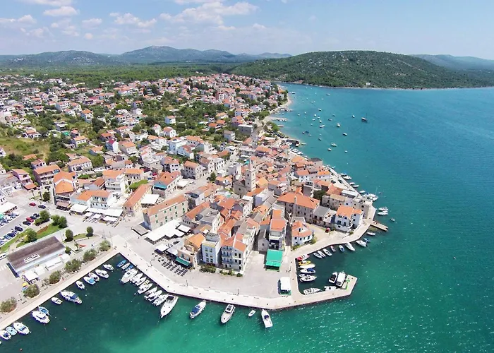 Apartamento With A Parking Space Pirovac, Sibenik - 6246